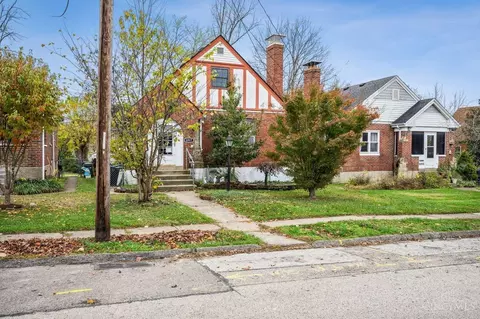 6917 Windward St, Cincinnati, OH 45227 photo 2