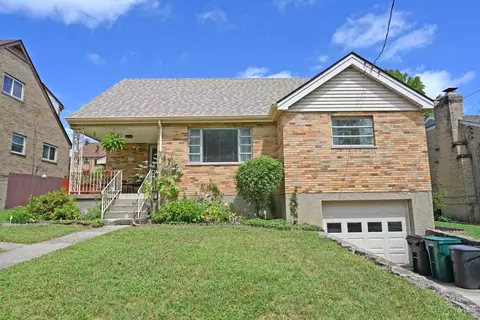 4752 Clevesdale Dr, Cincinnati, OH 45238