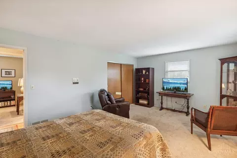 Bedroom - 103 Riddle Rd, Woodlawn, OH 45215 photo 2 of 6