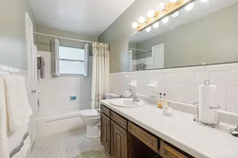 Bath - 103 Riddle Rd, Woodlawn, OH 45215 photo 1 of 1