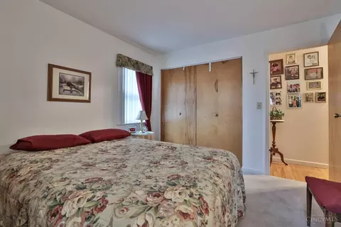 Bedroom - 1488 Sutton Ave, Cincinnati, OH 45230 photo 2 of 4
