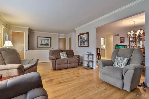 Living - 1488 Sutton Ave, Cincinnati, OH 45230 photo 3 of 3