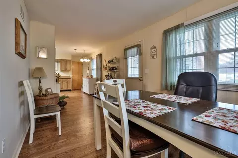 Dining - 1488 Sutton Ave, Cincinnati, OH 45230 photo 3 of 6