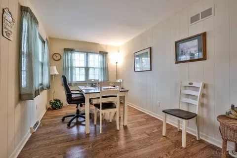 Dining - 1488 Sutton Ave, Cincinnati, OH 45230 photo 1 of 6