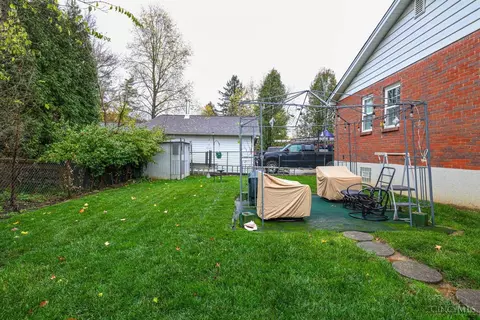 Exterior - 1488 Sutton Ave, Cincinnati, OH 45230 photo 6 of 8