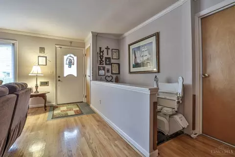 Entry Way - 1488 Sutton Ave, Cincinnati, OH 45230 photo 1 of 2