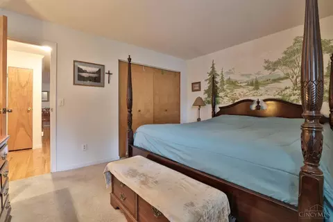 Bedroom - 1488 Sutton Ave, Cincinnati, OH 45230 photo 4 of 4