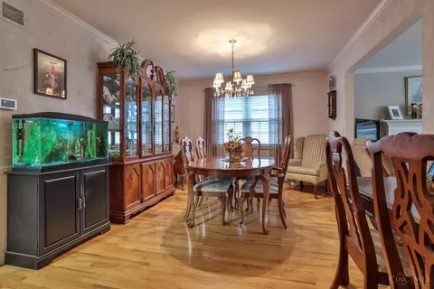 Dining - 1488 Sutton Ave, Cincinnati, OH 45230 photo 4 of 6