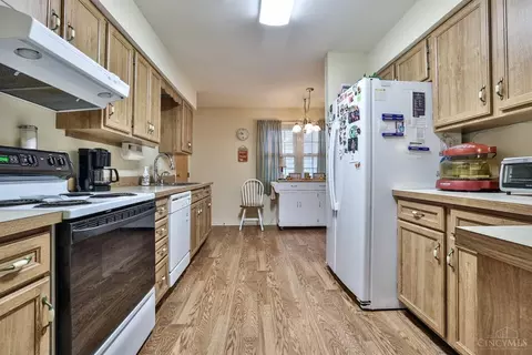 Kitchen - 1488 Sutton Ave, Cincinnati, OH 45230 photo 1 of 4