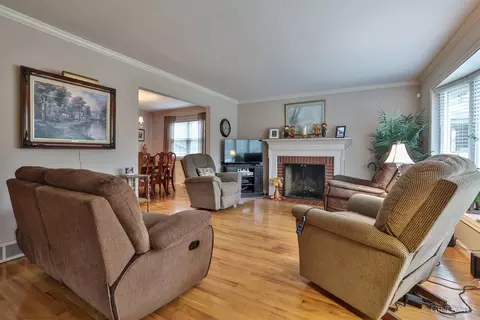 Living - 1488 Sutton Ave, Cincinnati, OH 45230 photo 1 of 3
