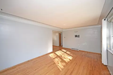 5334 Cleander Dr, Cincinnati, OH 45238 photo 8