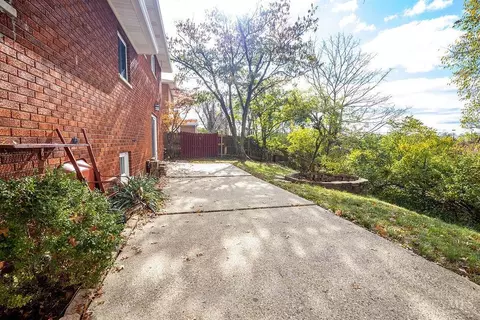 1377 Plazaview Ct, Cincinnati, OH 45255 photo 24