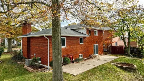 1377 Plazaview Ct, Cincinnati, OH 45255 photo 20