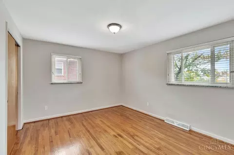 1377 Plazaview Ct, Cincinnati, OH 45255 photo 8