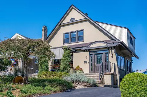 32 Arcadia Pl, Cincinnati, OH 45208
