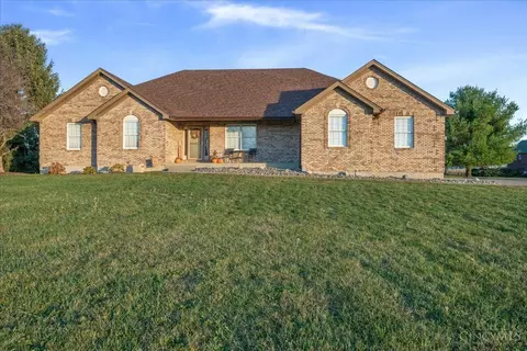 596 Harbor Dr, Lebanon, OH 45036