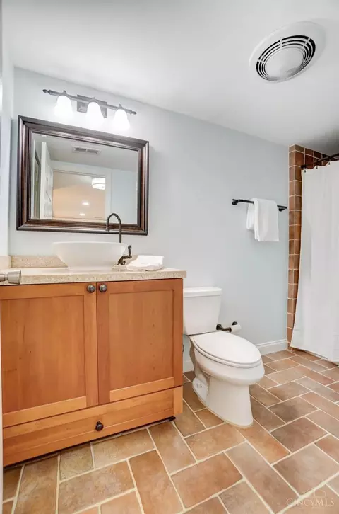 2166 Gilbert Ave, Cincinnati, OH 45206 photo 28