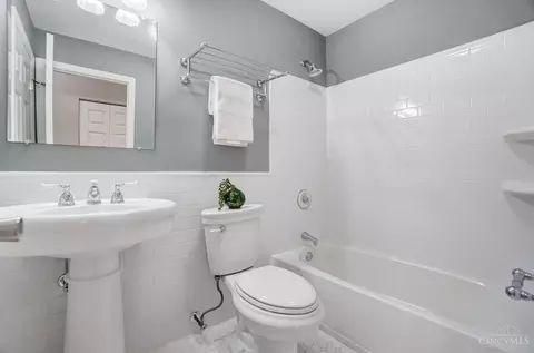 2166 Gilbert Ave, Cincinnati, OH 45206 photo 20