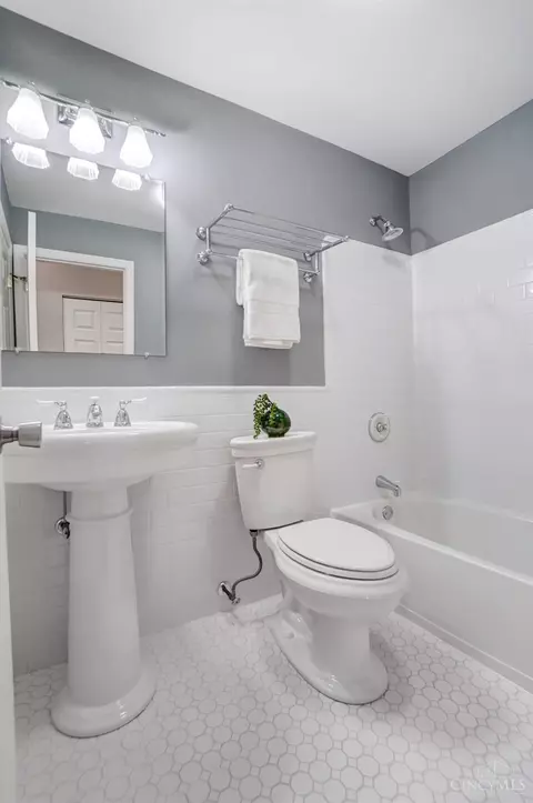 2166 Gilbert Ave, Cincinnati, OH 45206 photo 21