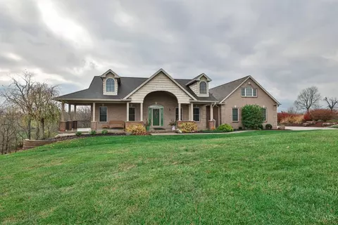 5745 Curnie Dr, Hamilton, OH 45013