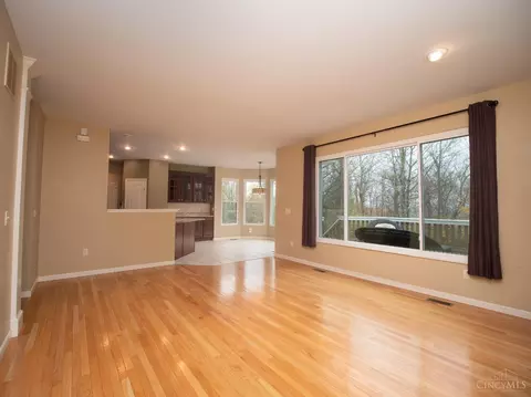Living - 811 Dorgene Ln, Cincinnati, OH 45244 photo 2 of 8