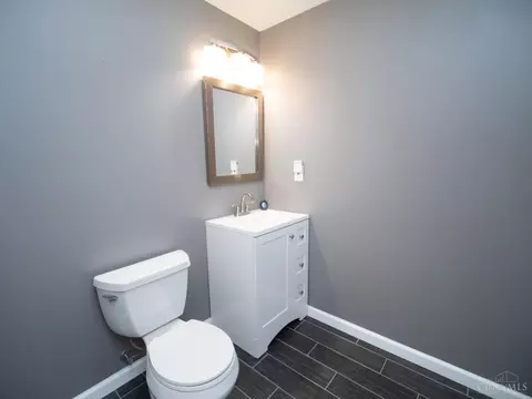 Bath - 811 Dorgene Ln, Cincinnati, OH 45244 photo 2 of 5