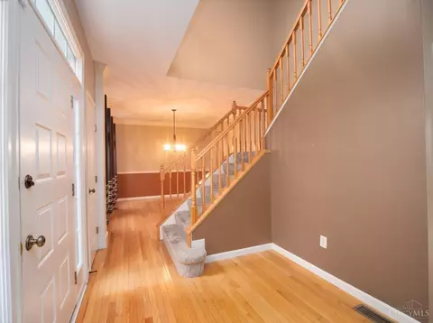 Entry Way - 811 Dorgene Ln, Cincinnati, OH 45244 photo 1 of 3