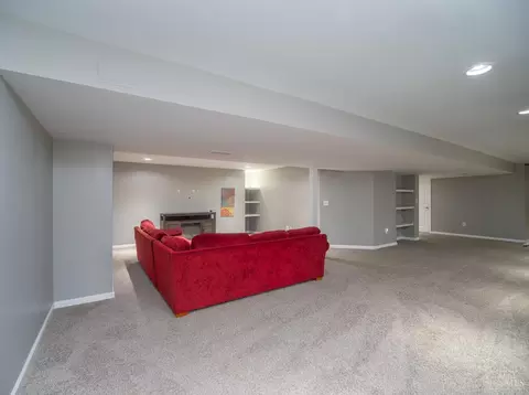 Living - 811 Dorgene Ln, Cincinnati, OH 45244 photo 7 of 8