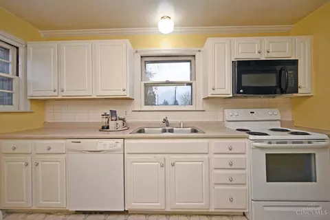 8577 Plainfield Rd, Cincinnati, OH 45236 photo 18