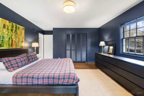 Bedroom - 7618 Pineglen Dr, Cincinnati, OH 45224 photo 4 of 8