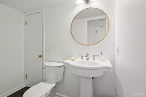 Bath - 7618 Pineglen Dr, Cincinnati, OH 45224 photo 1 of 5