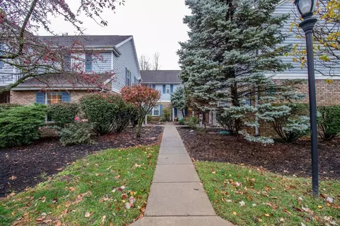 9727 Timberview Ct, West Chester, OH 45241