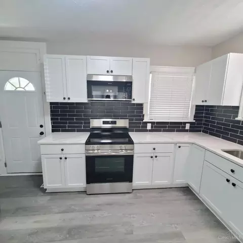 Kitchen - 3440 Wabash Ave, Cincinnati, OH 45207 photo 4 of 7