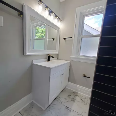 Bath - 3440 Wabash Ave, Cincinnati, OH 45207 photo 6 of 8