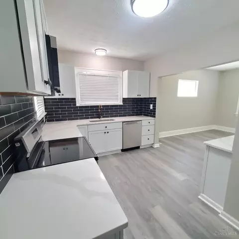 Kitchen - 3440 Wabash Ave, Cincinnati, OH 45207 photo 6 of 7