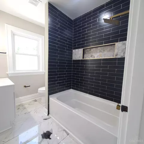 Bath - 3440 Wabash Ave, Cincinnati, OH 45207 photo 4 of 8