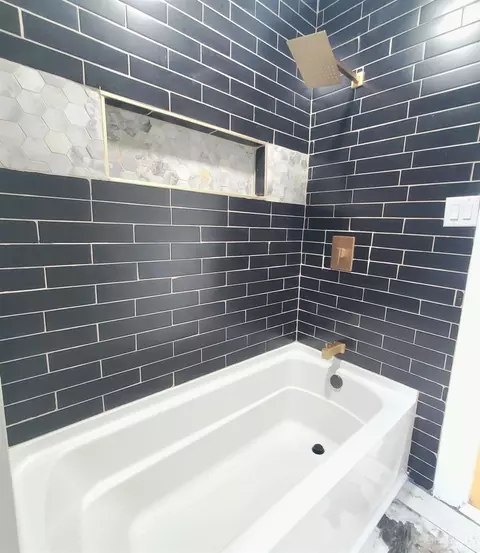 Bath - 3440 Wabash Ave, Cincinnati, OH 45207 photo 3 of 8