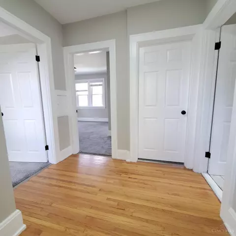 Entry Way - 3440 Wabash Ave, Cincinnati, OH 45207 photo 4 of 5