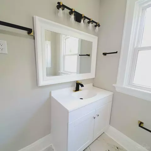 Bath - 3440 Wabash Ave, Cincinnati, OH 45207 photo 5 of 8