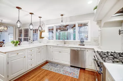 Kitchen - 8059 Ashley View Dr, Cincinnati, OH 45227 photo 2 of 7