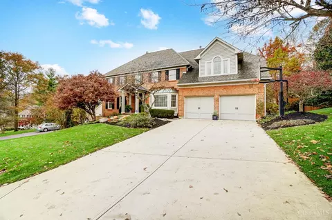 Exterior - 8059 Ashley View Dr, Cincinnati, OH 45227 photo 3 of 19