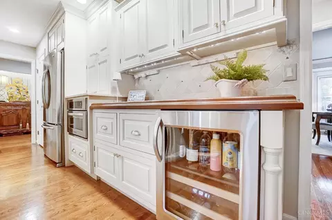 Kitchen - 8059 Ashley View Dr, Cincinnati, OH 45227 photo 6 of 7