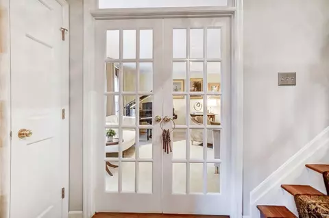 Entry Way - 8059 Ashley View Dr, Cincinnati, OH 45227 photo 7 of 10