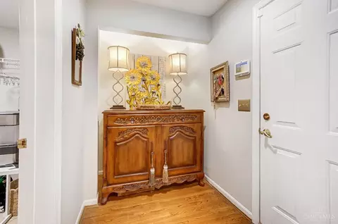 Entry Way - 8059 Ashley View Dr, Cincinnati, OH 45227 photo 5 of 10