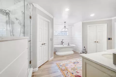 Bath - 8059 Ashley View Dr, Cincinnati, OH 45227 photo 4 of 12