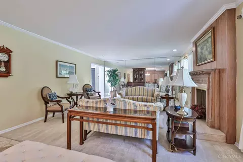 Living - 2740 Section Rd, Amberley, OH 45237 photo 5 of 7