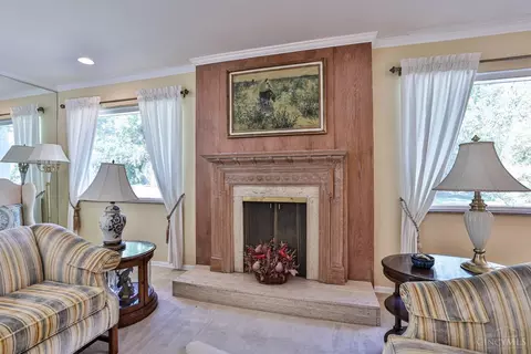 Living - 2740 Section Rd, Amberley, OH 45237 photo 3 of 7