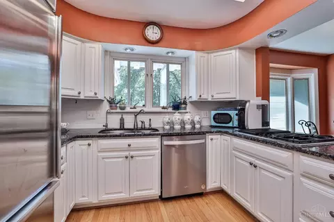 Kitchen - 2740 Section Rd, Amberley, OH 45237 photo 2 of 3