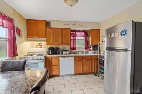Kitchen - 3331 Saffer St, Cincinnati, OH 45211 photo 3 of 3