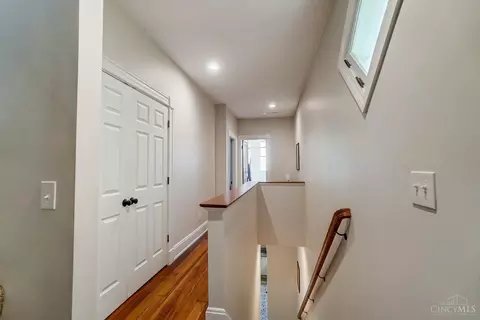 Entry Way - 3067 Sidney Ave, Cincinnati, OH 45225 photo 2 of 5